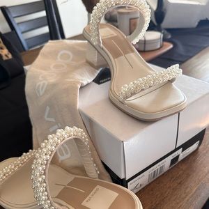 Dolce vita vanilla pearl shoes